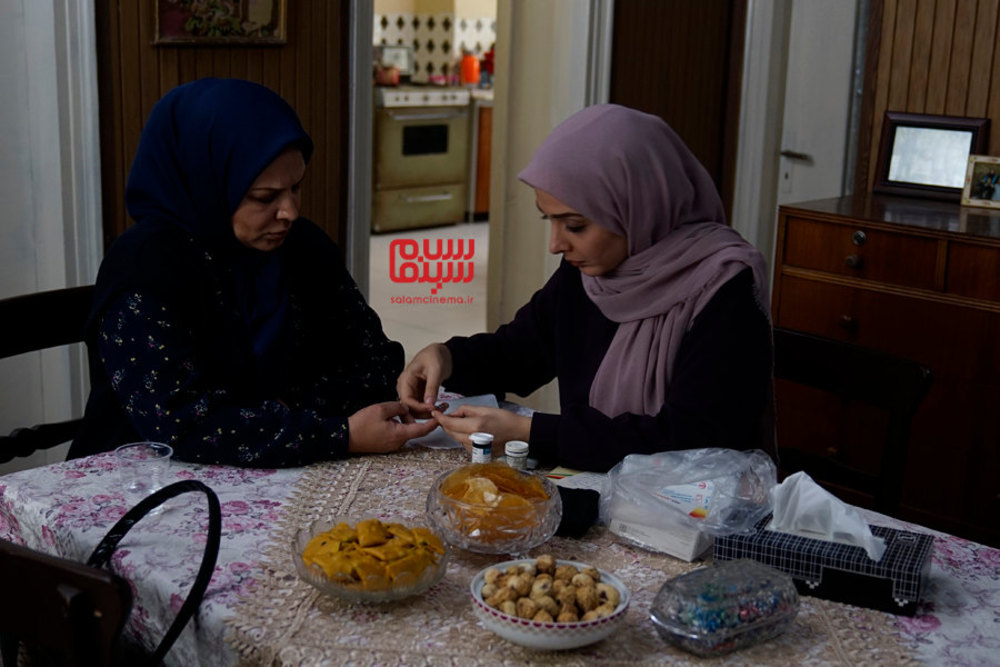 شهره سلطانی و المیرا دهقانی در سریال «لحظه گرگ و میش»